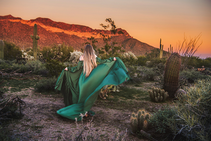 1-rachel-bell-photography-arizona-wedding-photographer-green-gown-bride-desert
